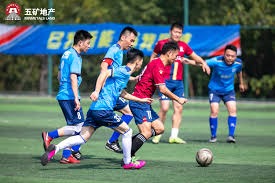 中国足球新纪元：小将签约巴萨开启辉煌未来